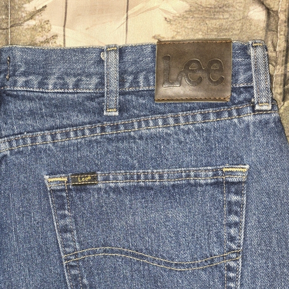 Moved To Booth - Picture 4 of 5